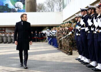 בדרך למלחמת עולם שלישית? צרפת ובריטניה נערכות לפריסה צבאית באוקראינה