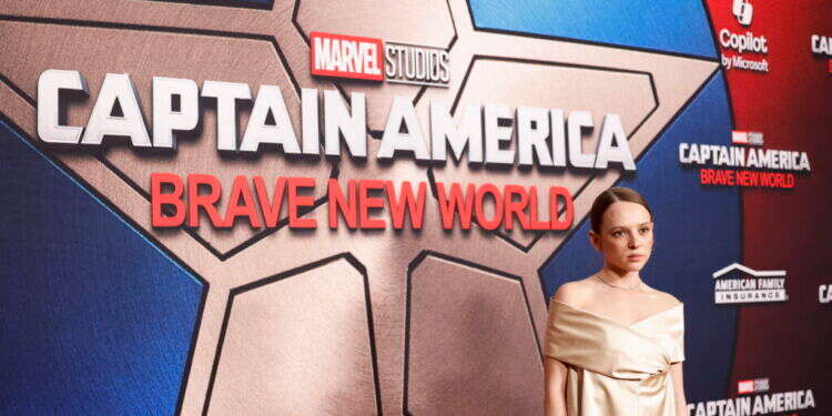 שירה האס בפרימיירת הסרט  "סברה חייבת ללכת": הפגנות נגד שירה האס בפרימיירת קפטן אמריקה