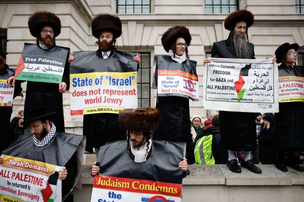 epa11833864 Anti-Israel Jews join pro-Palestinian activists demonstrate on Whitehall in London, Britain, 18 January 2025. Protesters demand the end of Israeli operations in the Gaza Strip and for the British government to end to all arms trade with Israel. A plan for a protest march was changed by the Metropolitan Police through their powers under the Public Order Act as it was due to pass a synagogue in central London. EPA-EFE/DAVID CLIFF
