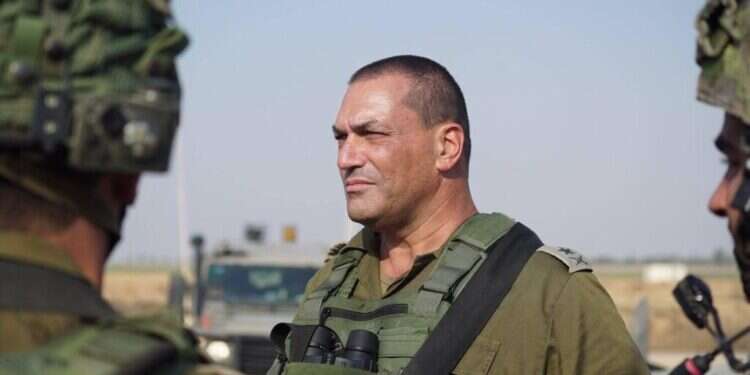 הרמטכ "מעדיף לעשות ופחות לדבר". זמיר. צילום: דובר צה"ל