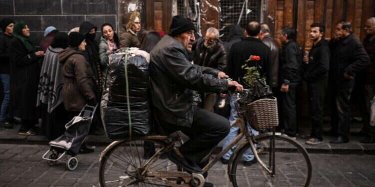 משורר סורי זקן מתמודד עם דאעש ועם הבדידות