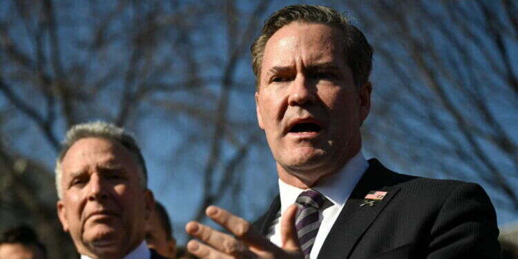 היועץ לביטחון לאומי האמריקני: "כל האפשרויות על השולחן" נגד איראן