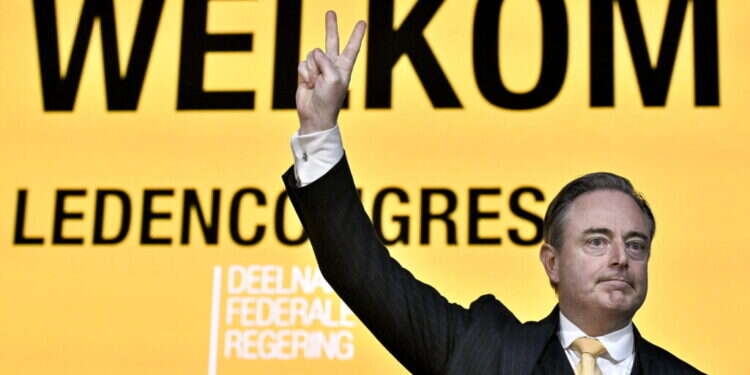 בלגיה שוברת ימינה: מנהיג המפלגה השמרנית הושבע לתפקיד רה"מ