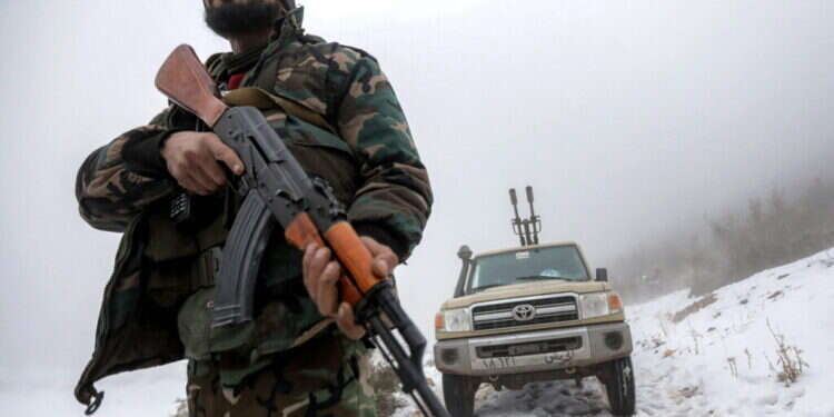 חיל מטעם הממשלה הסורית במחוז חומס בסוריה בשבוע שעבר. צילום: AFP חיל מטעם הממשלה הסורית במחוז חומס בסוריה בשבוע שעבר. צילום: AFP