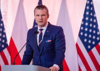 שר ההגנה האמריקני מכריז מלחמה על דיני המלחמה