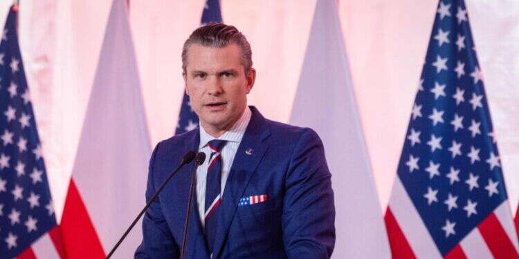 שר ההגנה האמריקאי פיט הגסת'. צילום: AFP שר ההגנה האמריקני מכריז מלחמה על דיני המלחמה