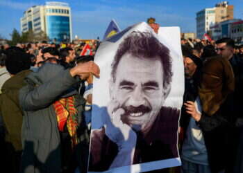 מנהיג המחתרת הכורדית בטורקיה קרא לה להניח את נשקה