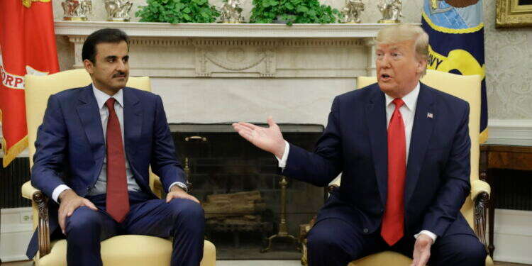 הנשיא טראמפ ואמיר קטאר. צילום: AP