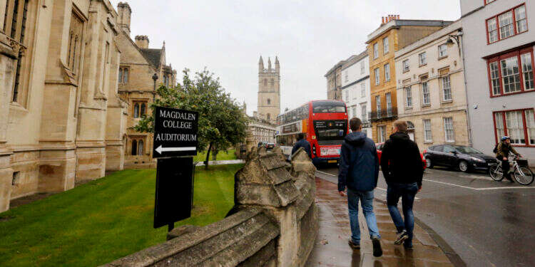 סמל מובהק ומוחשי לקשר ההדוק שבין הדת והמדינה בבריטניה. אוניברסיטת אוקספורד. צילום: AP סמל מובהק ומוחשי לקשר ההדוק שבין הדת והמדינה בבריטניה. אוניברסיטת אוקספורד. צילום: AP
