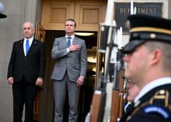 ראש הממשלה בנימין נתניהו נפגש עם שר ההגנה האמריקאי פיט הגסת' בפנטגון, וושינגטון. צילום אבי אוחיון לע נתניהו על הצעת טראמפ: "פינוי מרצון של עזה הוא רעיון מצוין"