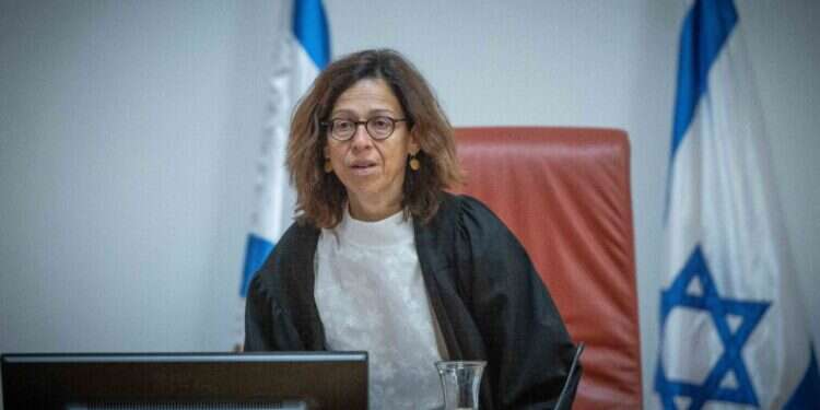 רות רונן. צילום: יונתן זינדל, פלאש 90 רות רונן. צילום: יונתן זינדל, פלאש 90