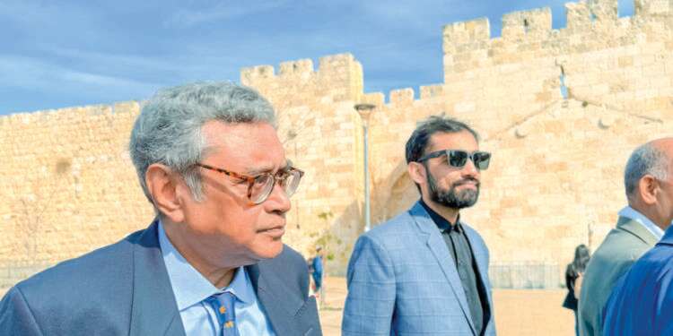 דסגופטה בסיור בירושלים דסגופטה בסיור בירושלים