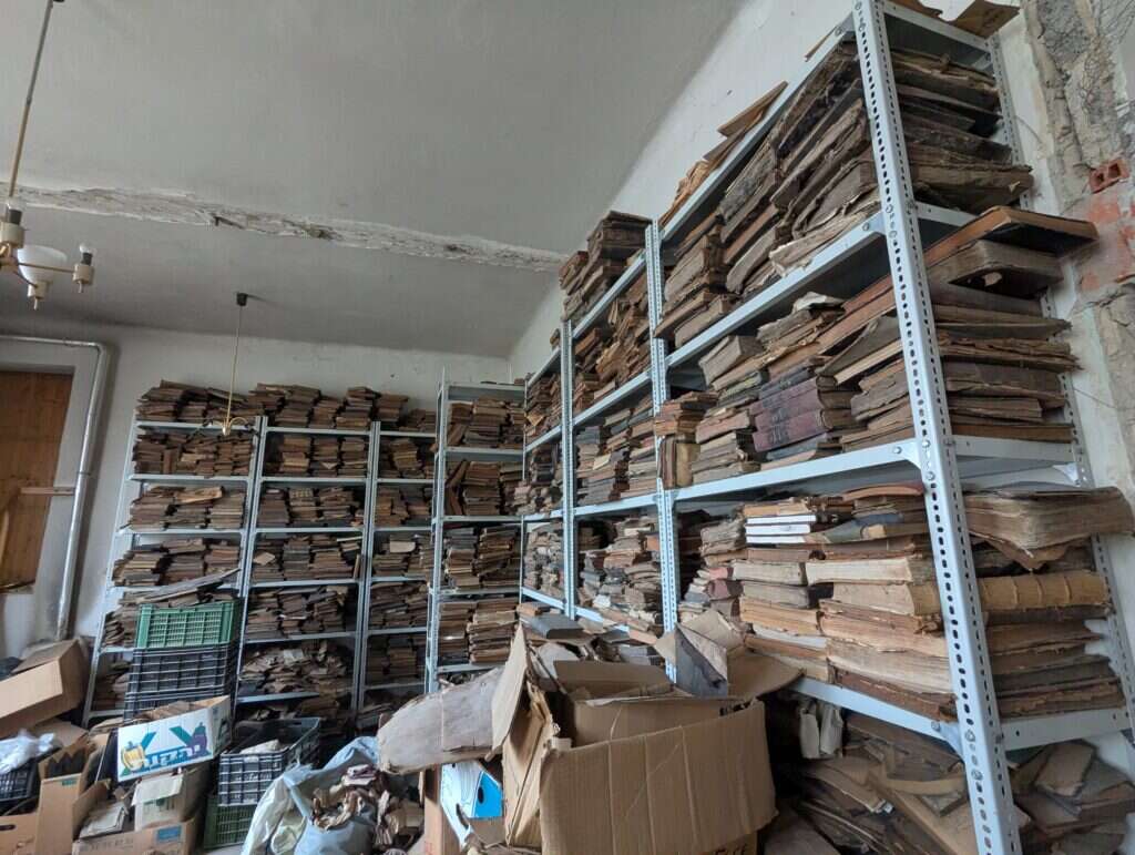 קהילה קטנה עם עבר מפואר. הארכיון היהודי המתהווה. צילום ארז לוזון