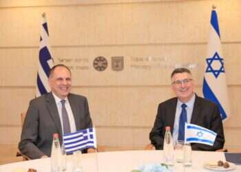 "צריך לחזור לנורמליות": גדעון סער נפגש עם שר החוץ היווני
