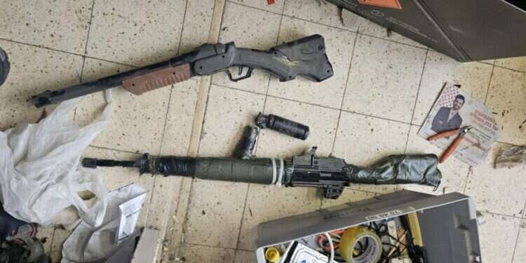 כלי נשק, מחסניות ורימונים: זוג בראשל"צ נעצר בגין פעילות אנטי-ישראלית