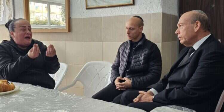 המבקר: למנות וועדת בדיקה בנוגע לילדה שמה קץ לחייה בעקבות חרם