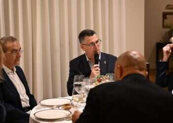 סער לאיחוד האירופי: החלטה לא לשחרר חטופים היא החלטה לחזור למלחמה