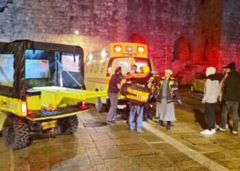 באמצעות גרזן: אישה כבת 50 הותקפה בעיר העתיקה בירושלים