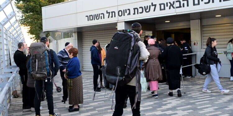 יום הגיוס לחטיבת חשמונאים בתל השומר.
צילום: יוסי זליגר השר אופיר סופר: "אם חוק הגיוס יהיה רע – אצביע נגד"