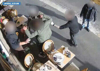 ילד יהודי עם כיפה הותקף על ידי פליט מצרי ברומא, צילום מסך מתוך יוטיוב