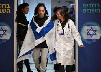 שלושת החטופים ששוחררו משבי חמאס "נראים כניצולי שואה"