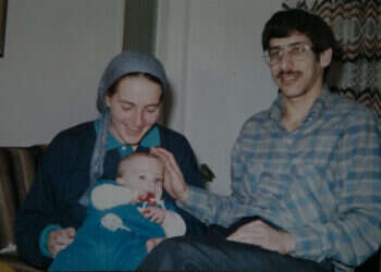 "אבא מצחיק ואמא אומרת לסדר את החדר"