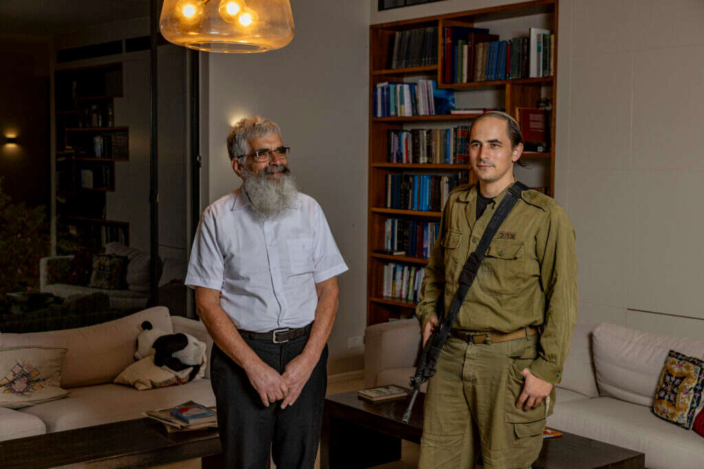 הרב אברהם סתיו והרב יובל שרלו. צילום: נעמה שטרן