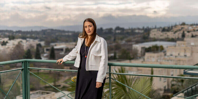 יפעת סלע בביתה במודיעין, השבוע. צילום: נעמה שטרן