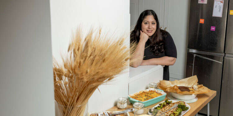 ריקי ממן באתגר המזווה. צילום: נעמה שטרן ריקי ממן באתגר המזווה. צילום: נעמה שטרן