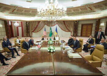 הפסקת האש באוקראינה: ראש המודיעין הרוסי שוחח עם מקבילו האמריקני