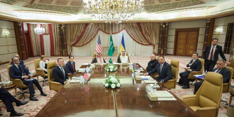 הפסקת האש באוקראינה: ראש המודיעין הרוסי שוחח עם מקבילו האמריקני