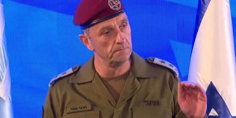 הרצי הלוי בנאום הפרידה. צילום מסך משידור לע גיוס חרדים, ועדת חקירה והרפורמה: הרצי הלוי סוגר חשבון בנאום הפרידה