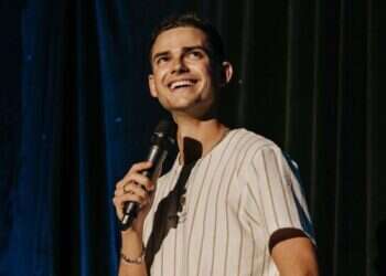 הסטנדאפיסט היהודי־אמריקני שהרים את הכפפה ויזם מפעל של הומור ושל הסברה