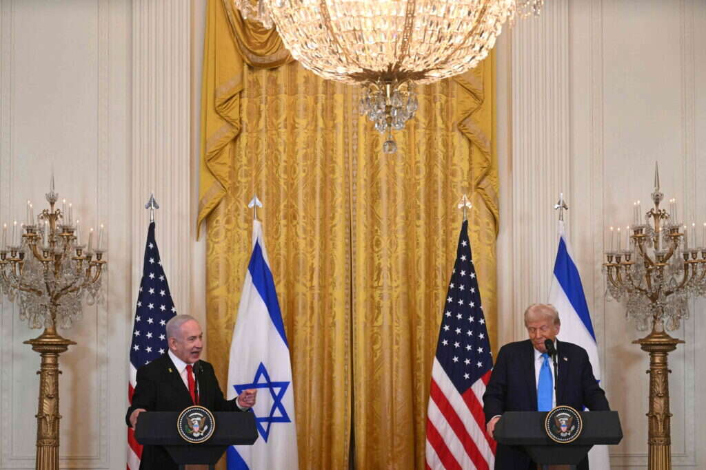 "היום לדבר על טרנספר זה מיינסטרים". נתניהו וטראמפ בבית הלבן, בחודש שעבר. צילום: AFP