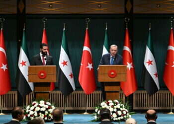 ארדואן ואחמד א-שרע. צילום: AFP "הטורקים על הגדרות": האיום הטורקי בחזית הסורית ותחקירי צה"ל ושב"כ