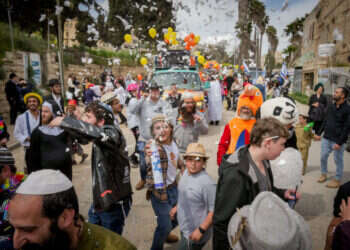 חגיגות פורים בחברון בשנה שעברה. צילום: אריק מרמור, פלאש 90