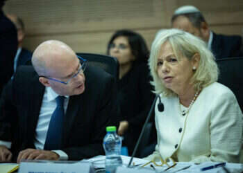 הפרקליטות נגד הממשלה: מביעים אמון מלא ביועמ"שית