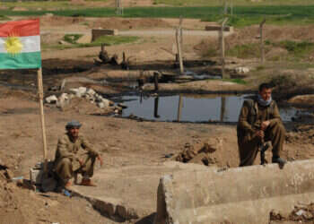 בריכות נפט עם תשתית צנרת נפט פגומה בעיראק. צילום: גטי אימג'ס