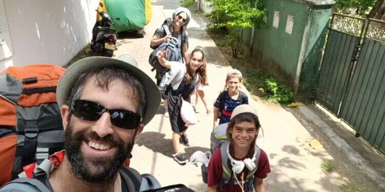 "הדור הזה, שחטף מכל הכיוונים, הביא את הלב המדמם שלו"