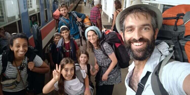 משפחת כץ יצאה להגשים חלום ומצאה את עצמה מטפלת בהלומי קרב בהודו