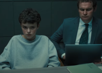 התבגרות. צילום מסך סדרת הפשע של נטפליקס שואלת באומץ האם גם לקורבן יש אחריות