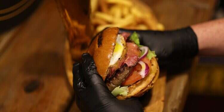 המבורגר הבקתה. מתוך האינסטגרם המבורגר הבקתה. מתוך האינסטגרם