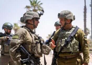 האלופים יניב עשור (מימין), ואיציק כהן הקצין שכמעט לא יצא מעזה וזה שלא ידע אם יקבל תפקיד: האלופים החדשים