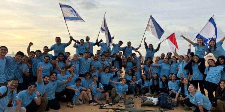 הכנה לישראליות. סיום מסע של חניכי המכינה צילום: באדיבות מכינת  לא בקיאים בעברית אבל מדברים צה"לית: המכינה המועדפת על עולי צרפת