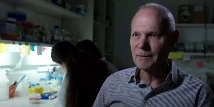 פרופ' ינון בן אריה. צילום מסך מתוך יוטיוב חתן פרס ישראל בתחום חקר הרפואה: פרופ' ינון בן נריה