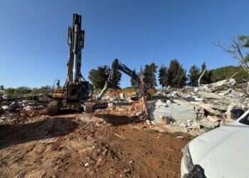 המנהל האזרחי וצה"ל הרסו 3 מבנים בלתי חוקיים לאורך כביש 60