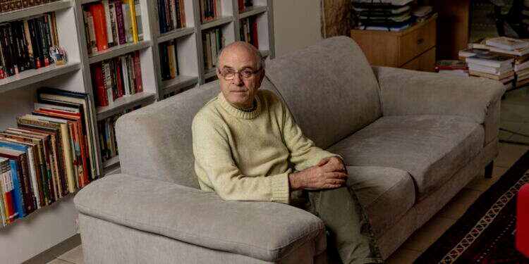 אמוץ עשהאל. צילום: נעמה שטרן אמוץ עשהאל. צילום: נעמה שטרן