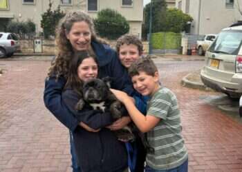 אלה חיימי עם ילדיה