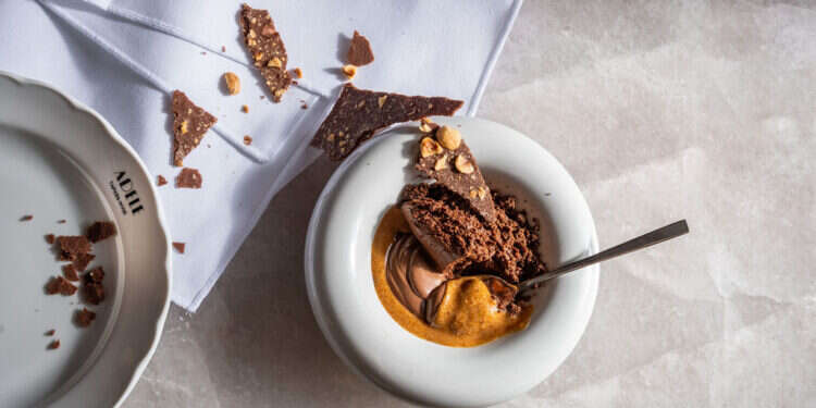 מוס שוקולד של מסעדת אדל. צילום: דוד מויאל טעם החיים: עשרת הקינוחים המומלצים במסעדות ברחבי הארץ