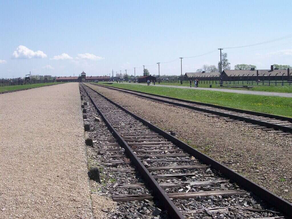 שער הכניסה למחנה אושוויץ. מתוך ויקיפדיה